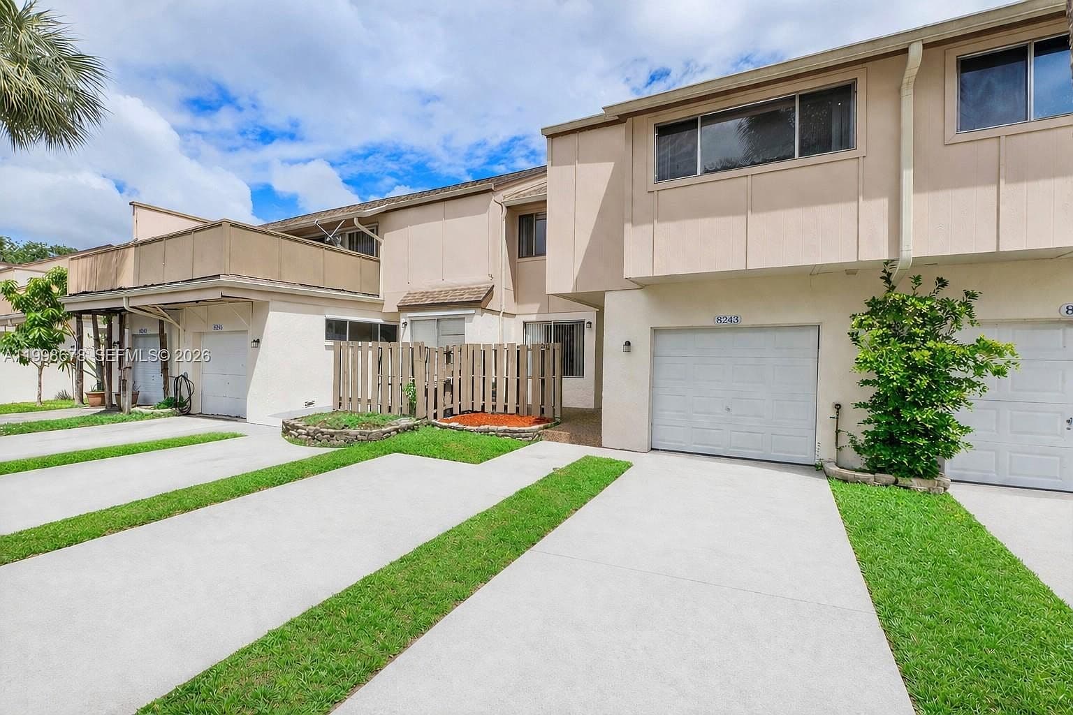 Waterfront townhouse in Plantation